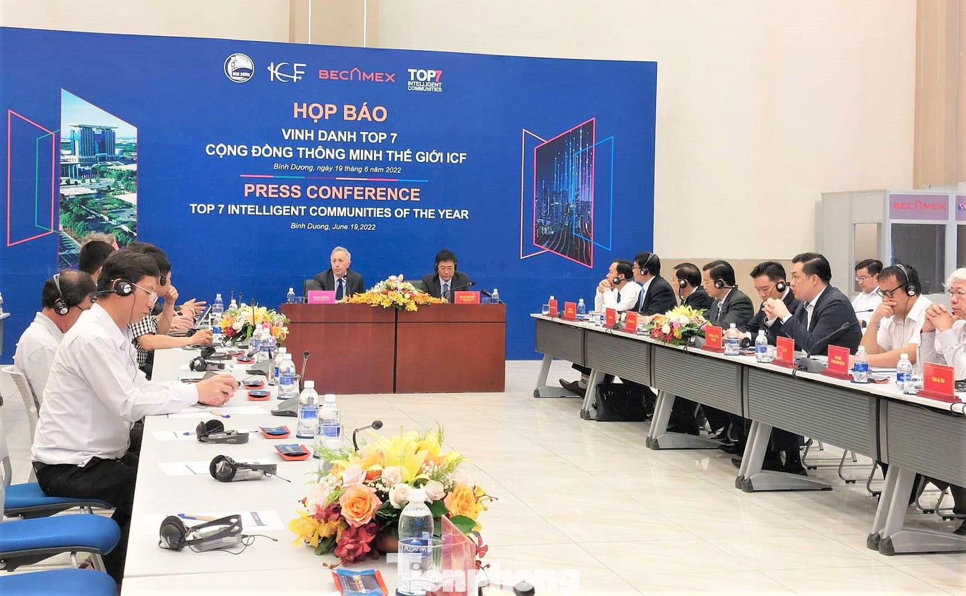 Toàn cảnh buổi họp báo