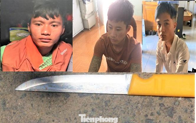 Nguyễn Văn Sang (giữa) rủ bạn cùng đi trả thù cho cha Ảnh: Công an cung cấp Nguyễn Văn Sang (giữa) rủ bạn cùng đi trả thù cho cha Ảnh: Công an cung cấp