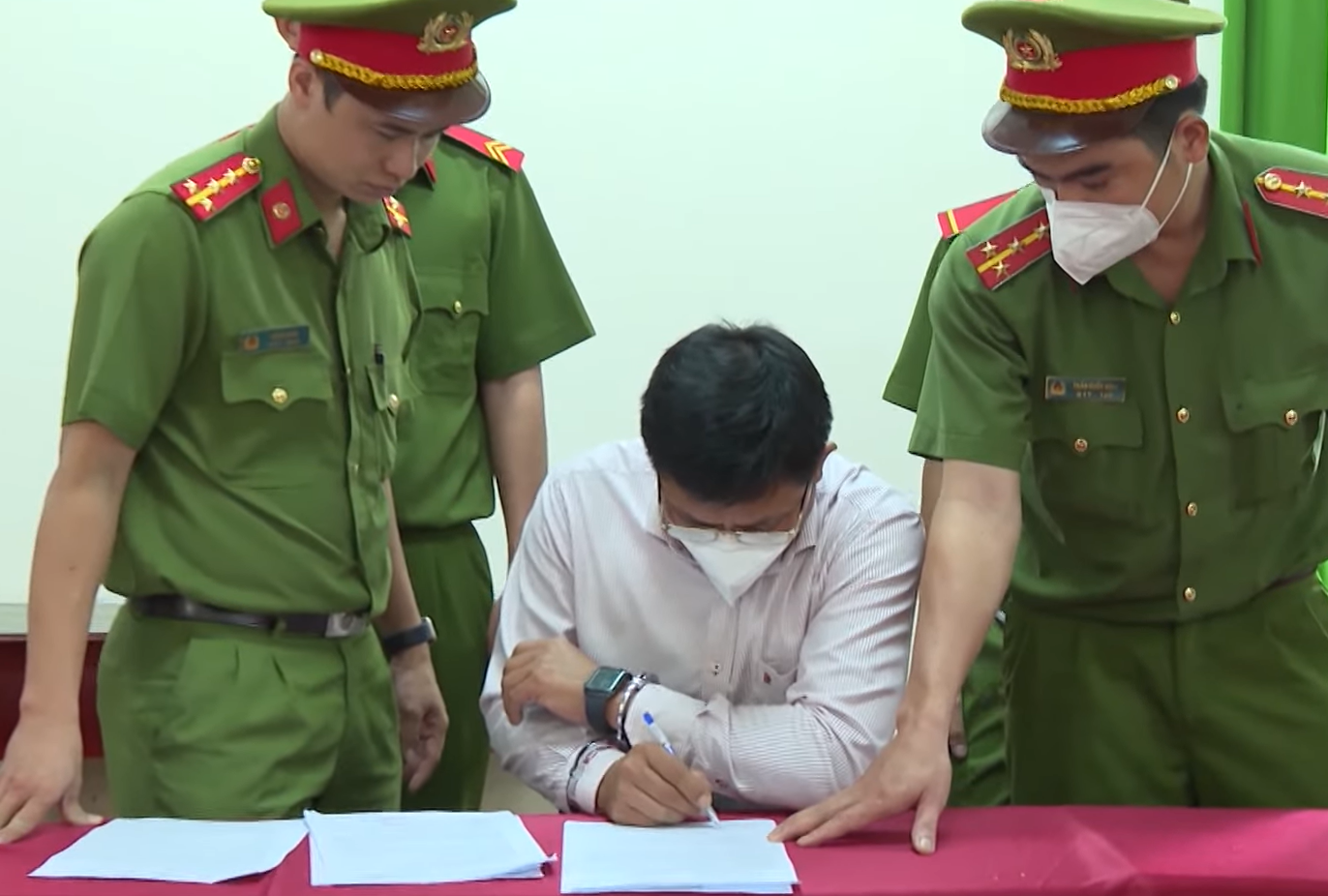 Ông Nguyễn Văn Sáu bị bắt tạm giam