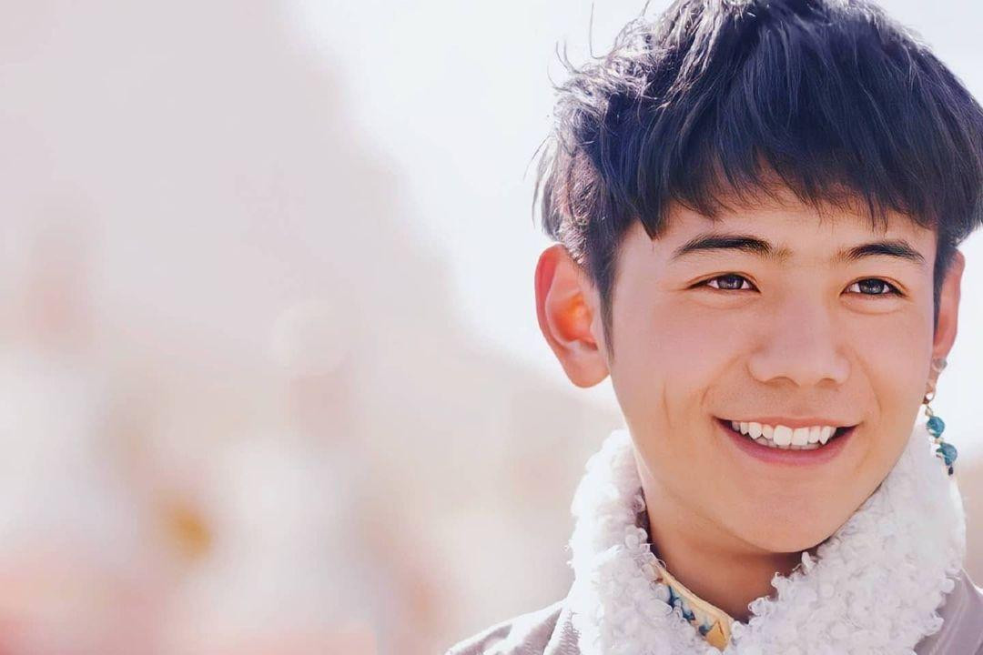 Netizen khen Đinh Chân đẹp trai không kém diễn viên điện ảnh và nhiều cơ hội đang mở ra với anh chàng Netizen khen Đinh Chân đẹp trai không kém diễn viên điện ảnh và nhiều cơ hội đang mở ra với anh chàng