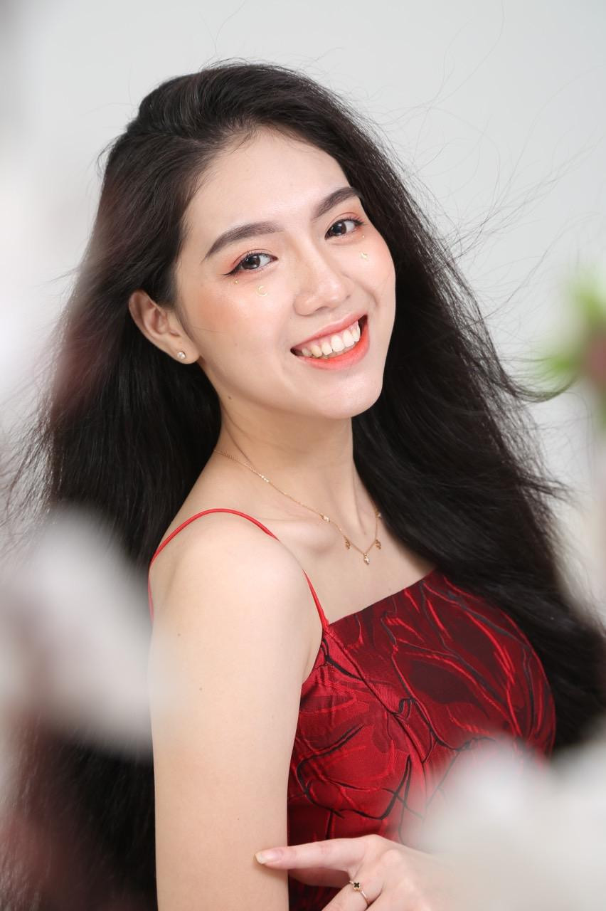 Huỳnh Thư còn có nhiều thành tích đáng nể trong học tập cũng như sôi nổi tham gia hoạt động Đoàn