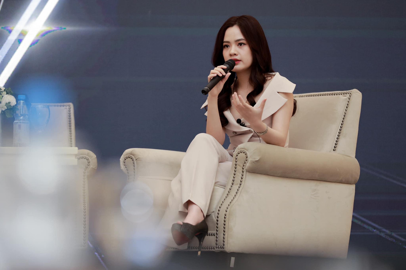 Xinh đẹp, giỏi giang, Lê Hàn Tuệ Lâm được coi là một “hot speaker” trong giới khởi nghiệp Xinh đẹp, giỏi giang, Lê Hàn Tuệ Lâm được coi là một “hot speaker” trong giới khởi nghiệp