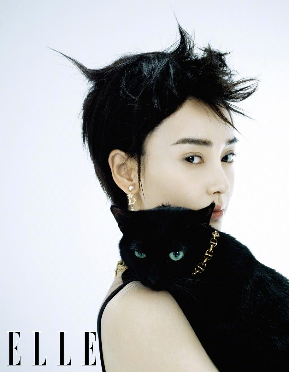 Bà xã Huỳnh Hiểu Minh vốn rất chịu khó thử sức với các phong cách mới mẻ đa dạng