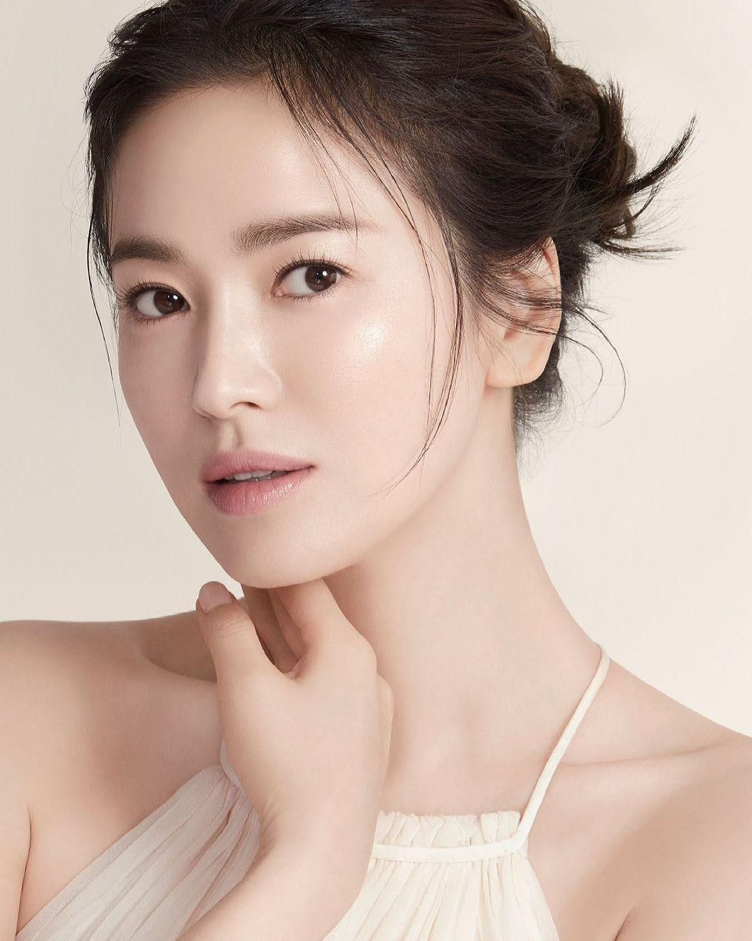 Cận cảnh nhan sắc của mỹ nhân mặt mộc đẹp nhất xứ Hàn. Cận cảnh nhan sắc của mỹ nhân mặt mộc đẹp nhất xứ Hàn.