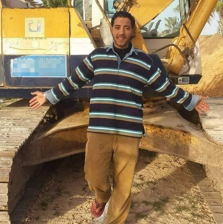 Tài xế máy xúc 26 tuổi Abdallah Abdelgawad Tài xế máy xúc 26 tuổi Abdallah Abdelgawad