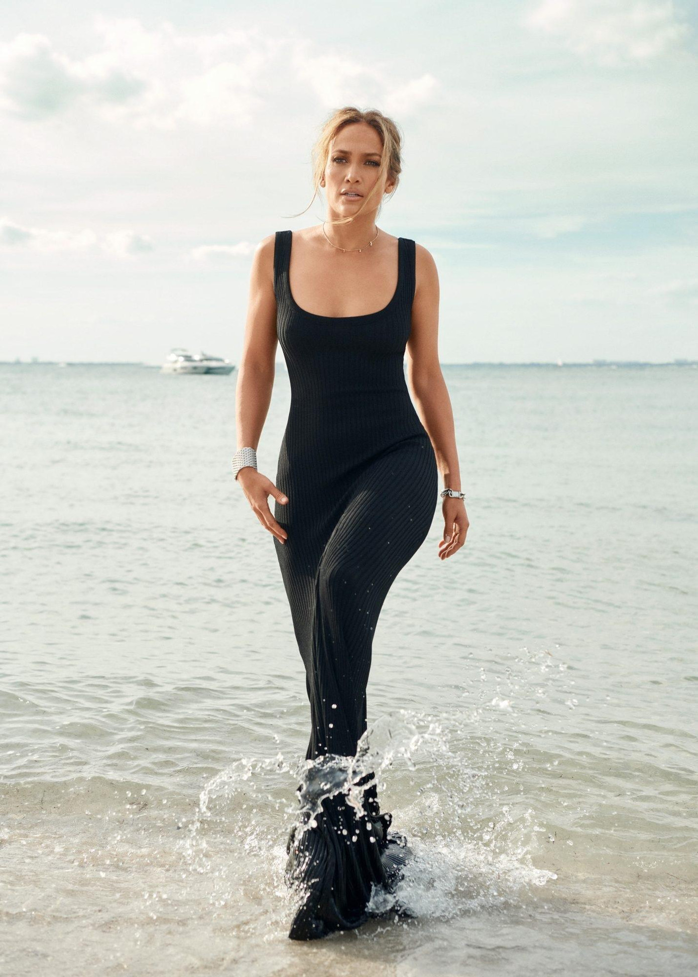 "Tôi yêu những gì mình làm. Tôi đam mê. Mỗi ngày dường như không phải là công việc đối với tôi. Thành thật mà nói, tôi như đang sống trong một giấc mơ, và tôi biết ơn mỗi ngày thức dậy. Tôi có năng lượng không mệt mỏi cho những gì mình làm. Tôi cũng có một đội ngũ tuyệt vời, những người luôn giúp đỡ về mọi mặt cả về cuộc sống và chuyên môn. Tôi thực sự tin rằng điều quan trọng nhất là có những người tuyệt vời xung quanh bạn."