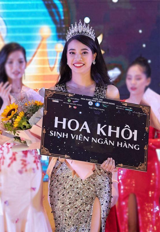 Tự tin, ngoại hình xinh đẹp, Xuân Vy đạt danh hiệu Hoa khôi Đại học Ngân Hàng năm 2020 Tự tin, ngoại hình xinh đẹp, Xuân Vy đạt danh hiệu Hoa khôi Đại học Ngân Hàng năm 2020