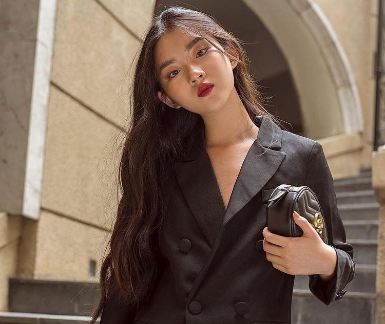 Cô nàng sinh năm 2002 thích thử thách, mong muốn học hỏi nhiều hơn. Cô nàng sinh năm 2002 thích thử thách, mong muốn học hỏi nhiều hơn.