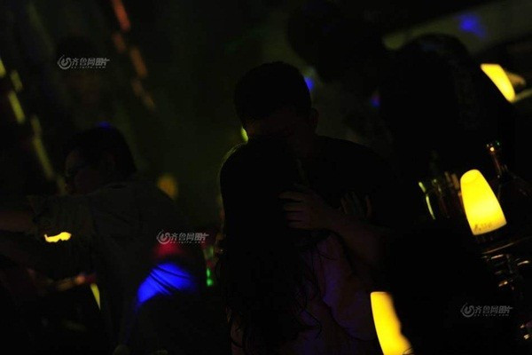 Có những người tới đây để tìm kiếm một nửa của mình. A Feng cho biết: 