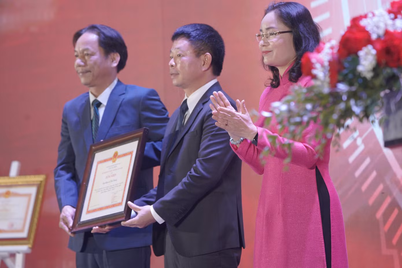 Báo điện tử Tiền Phong đón nhận Bằng khen của Bộ Văn hoá, Thể thao và Du lịch vì thành tích trong công tác tuyên truyền về lĩnh vực văn hoá, thể thao và du lịch trong giai đoạn 2020 – 2024.