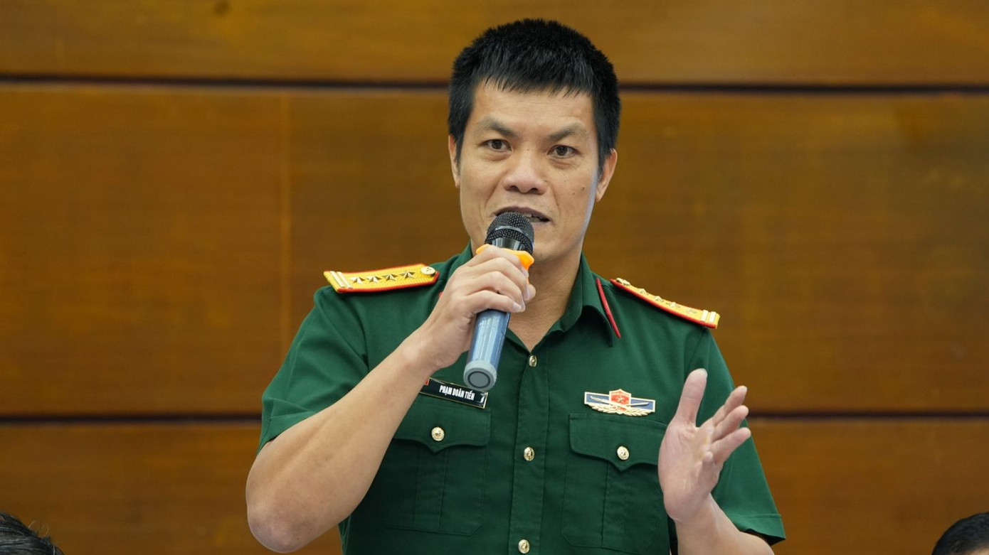 Đại tá Phạm Doãn Tiến - Giám đốc Ban Quản lý các dự án đầu tư, Tổng Công ty 319 Bộ Quốc phòng. Đại tá Phạm Doãn Tiến - Giám đốc Ban Quản lý các dự án đầu tư, Tổng Công ty 319 Bộ Quốc phòng.