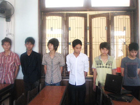 Một số người liên quan bị triệu tập. Một số người liên quan bị triệu tập