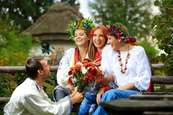 Tại Ý, để chào mừng ngày này, đàn ông tặng hoa gì cho phụ nữ?