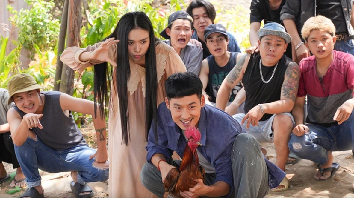 Ma nữ với tài phép thất thường làm cho Lanh nhiều phen rơi vào khủng hoảng.