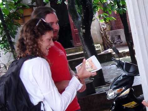 Mua cà phê sau khi tham quan trang trại cà phê chồn. Mua cà phê sau khi tham quan trang trại cà phê chồn