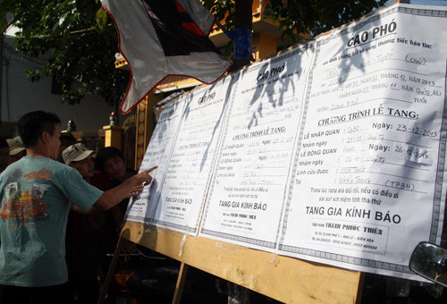 4 bảng cáo phó trong một gia đình gồm vợ chồng ông Trần Văn Bê (84 tuổi) - bà Trần Thị Thảo (83 tuổi) hai mẹ con chị Trần Thị Kim Tuyến (41 tuổi) - Trần Ngọc Ánh Tuyết (6 tuổi)