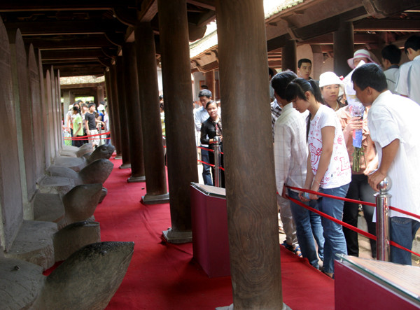 Cầu may mắn trong kỳ thi bắt đầu từ thứ hai tới. Thăm quan, cầu khấn may mắn