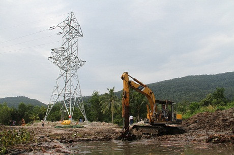Đường dây 110 kV Hàm Ninh - Phú Quốc dài trên 7,6 km và trạm biến áp 110 kV/22 kV Phú Quốc đã hoàn thành, chuẩn bị đấu nối với cáp ngầm. Đường dây 110 kV Hàm Ninh - Phú Quốc dài trên 7,6 km và trạm biến áp 110 kV/22 kV Phú Quốc đã hoàn thành, chuẩn bị đấu nối với cáp ngầm