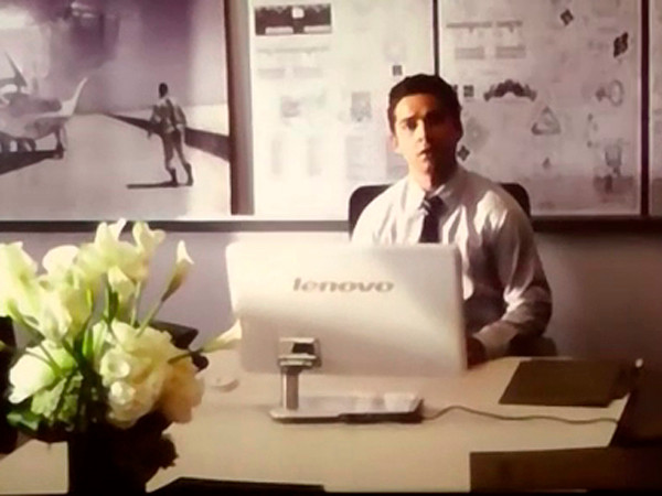 Một cảnh trong Transfomers 3 có thương hiệu Trung Quốc (Lenovo). Một cảnh trong Transfomers 3 có thương hiệu Trung Quốc (Lenovo)