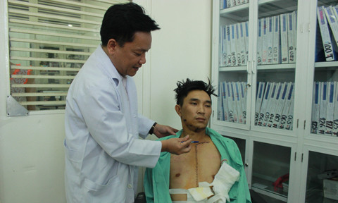 Lời kể hãi hùng của người bị giang hồ nã súng giữa phố ảnh 2