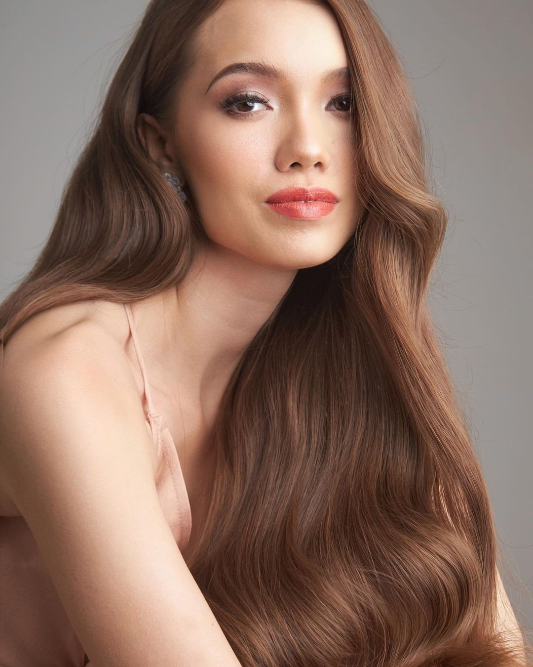 Annabelle có chiều cao 1,75 m. Trước đó, khi giành ngôi Á hậu 1 tại cuộc thi Miss Universe Philippines 2022, cô được đánh giá cao với số đo ba vòng ấn tượng. Tuy nhiên, qua những hình ảnh được công bố hôm 2/2, có thể thấy người đẹp đã lên cân khá nhiều.