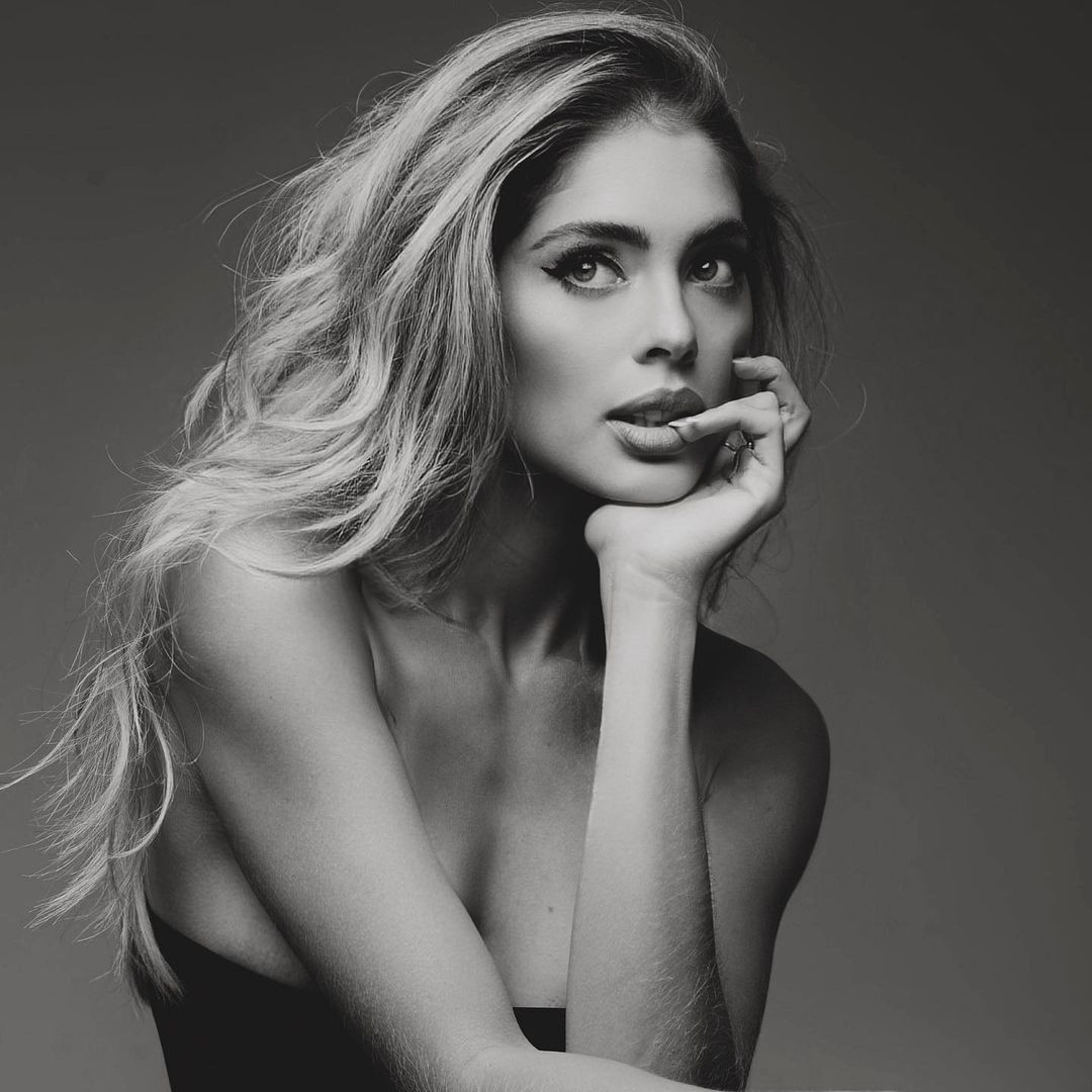 Nếu giành chiến thắng tại Miss Universe Colombia 2023, Camila Avella sẽ làm nên lịch sử khi trở thành người phụ nữ đã kết hôn, sinh con đầu tiên tham dự đấu trường Hoa hậu Hoàn vũ. Hiện tại, cô nhận được sự ủng hộ lớn từ những khán giả yêu mến các cuộc thi sắc đẹp.