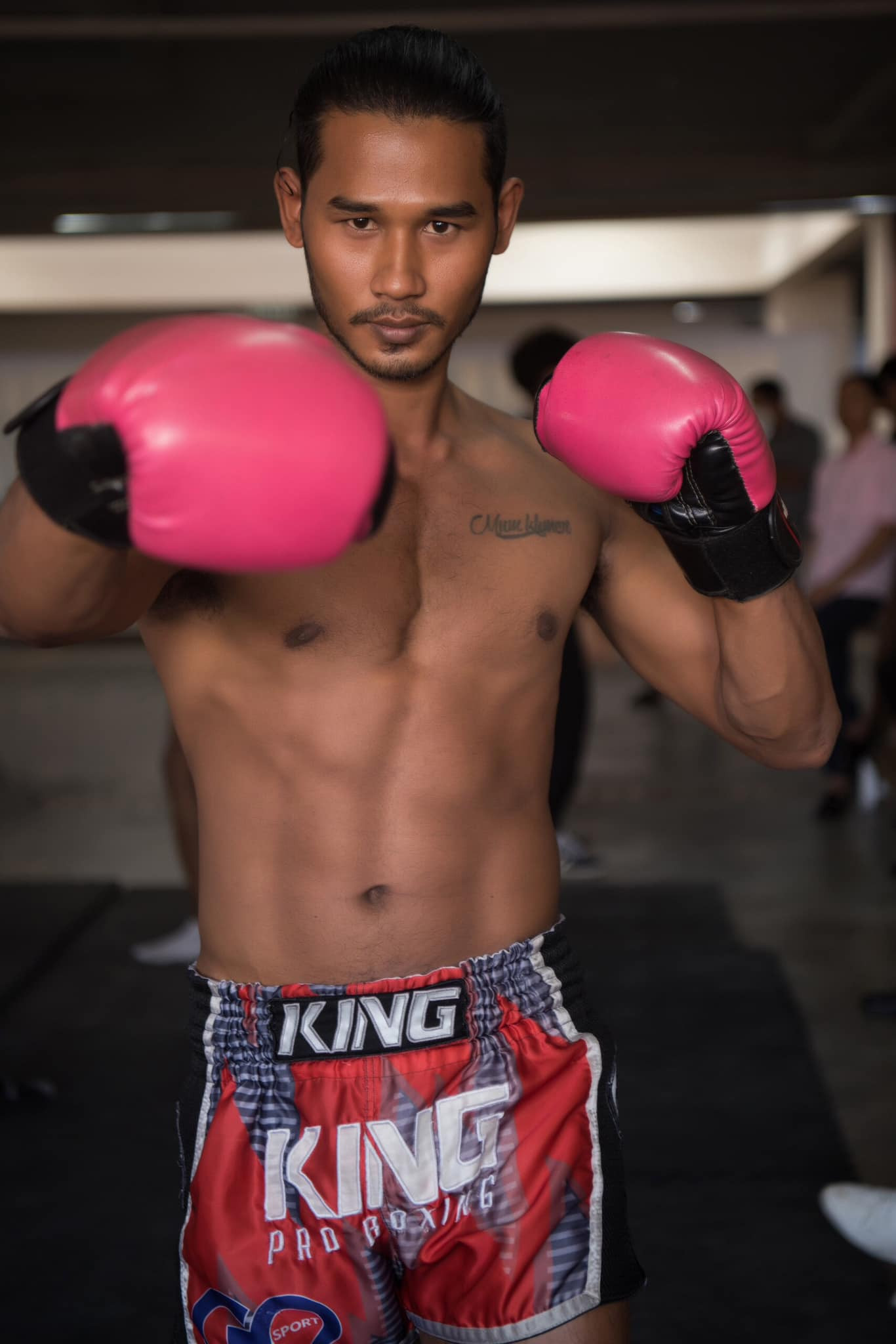 Thạch Kiêm Mara trong một hoạt động tại cuộc thi Mister Global 2022.