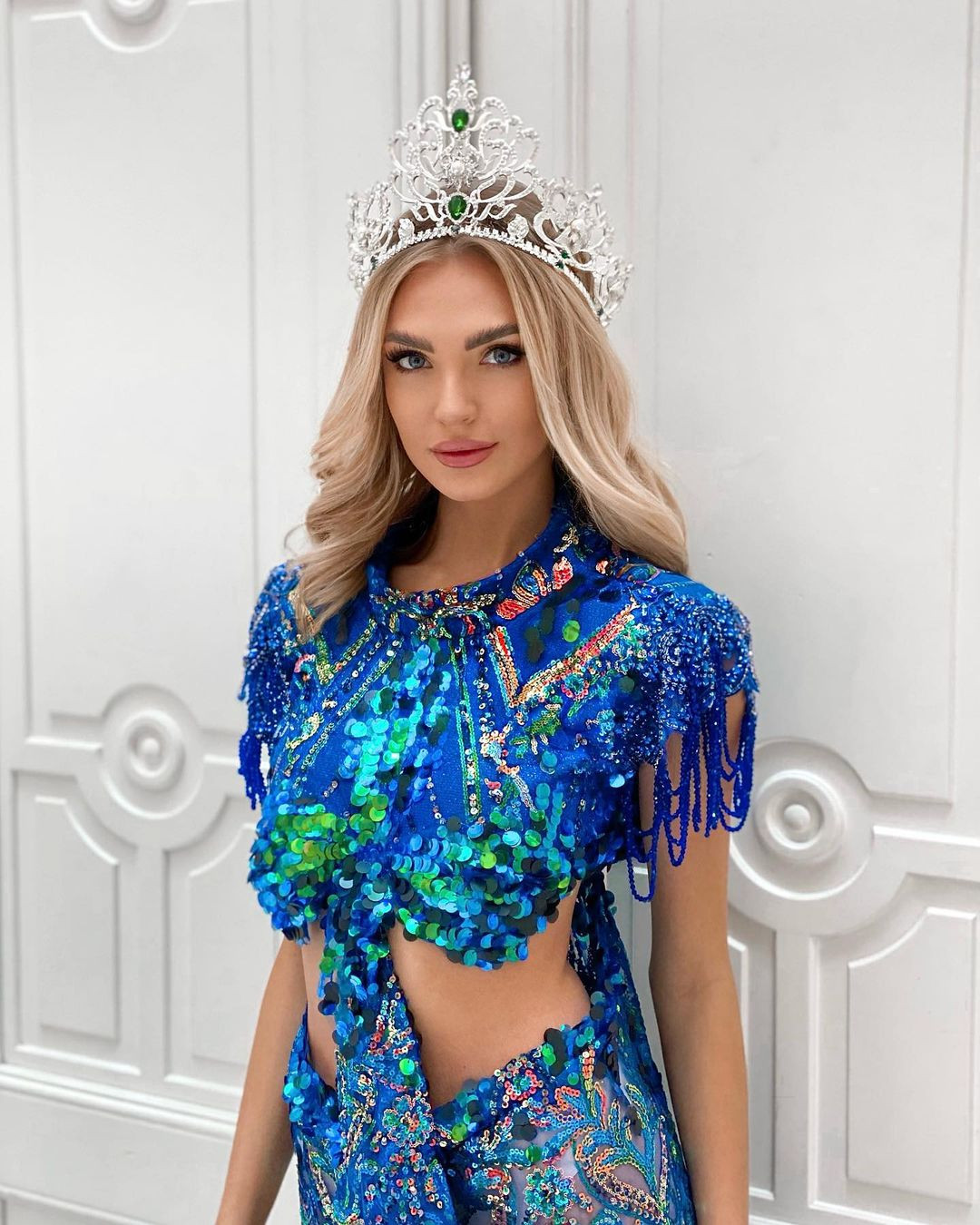 Đương kim Hoa hậu Siêu quốc gia 2022 Lalela Mswane (giữa) và Á hậu 1 là người đẹp Thái Lan - Praewwanich Ruangthong cùng người đẹp top 12 Hoa hậu Siêu quốc gia 2022 Kristýna Malířová (trái) tiếp tục được bầu chọn vào top 15 của cuộc bình chọn Miss Grand Slam 2022.