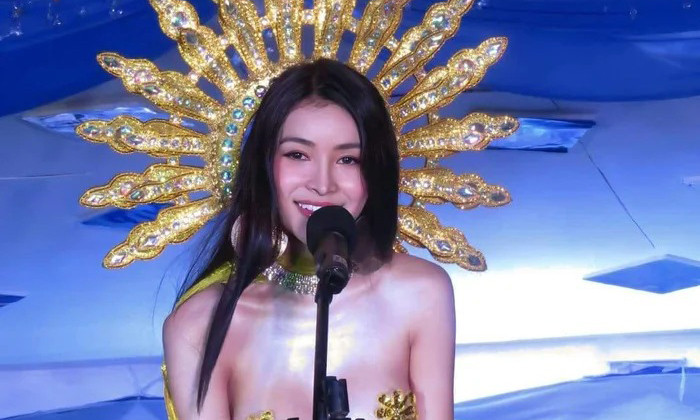 Thí sinh trình diễn trang phục dân tộc phản cảm tại một cuộc thi cấp tỉnh ở Philippines. Thí sinh trình diễn trang phục dân tộc phản cảm tại một cuộc thi cấp tỉnh ở Philippines.