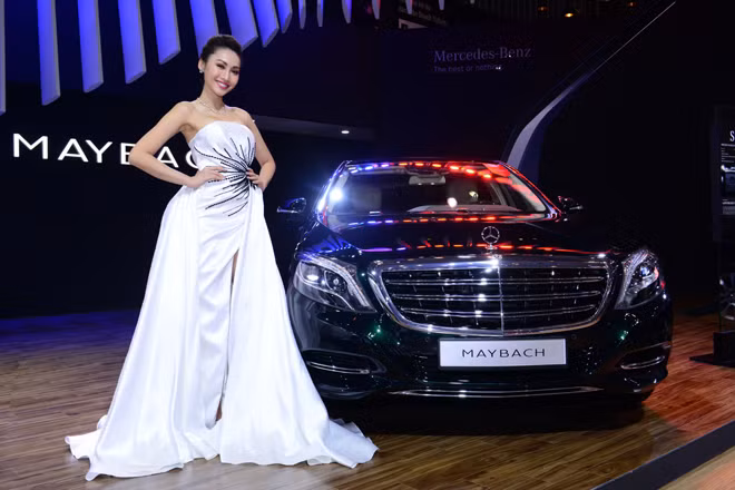 Gian hàng khủng với lô xe sang hơn 60 tỷ đồng của Mercedes-Benz Việt Nam ảnh 4