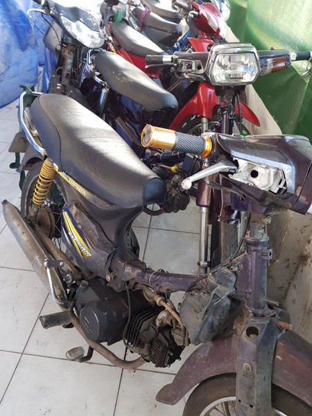 Liên tiếp bắt giữ hàng chục ngàn bao thuốc lá lậu ảnh 2