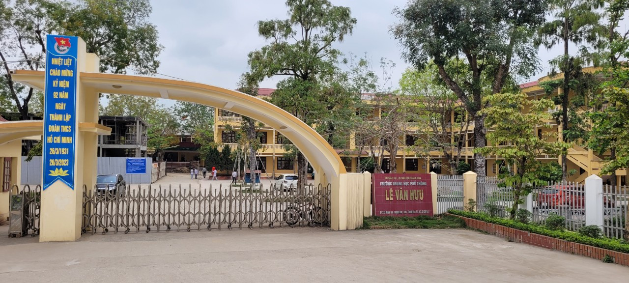 Trường THPT Lê Văn Hưu Trường THPT Lê Văn Hưu