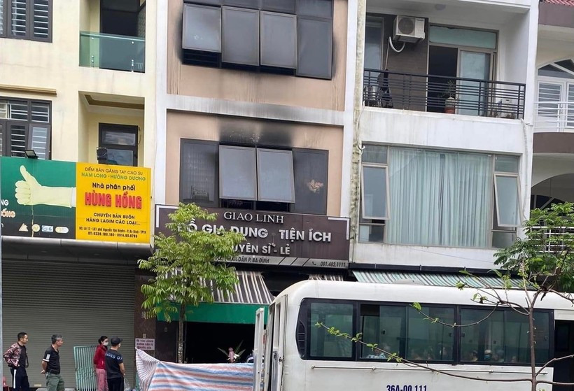 Hiện trường ngôi nhà xảy ra vụ cháy khiến hai trẻ tử vong.