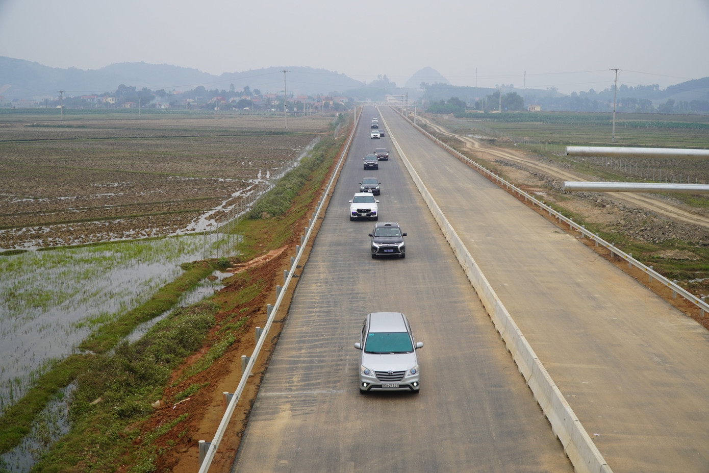 Cao tốc Bắc - Nam đoạn từ Ninh Bình - TP Thanh Hoá đã thông tuyến.