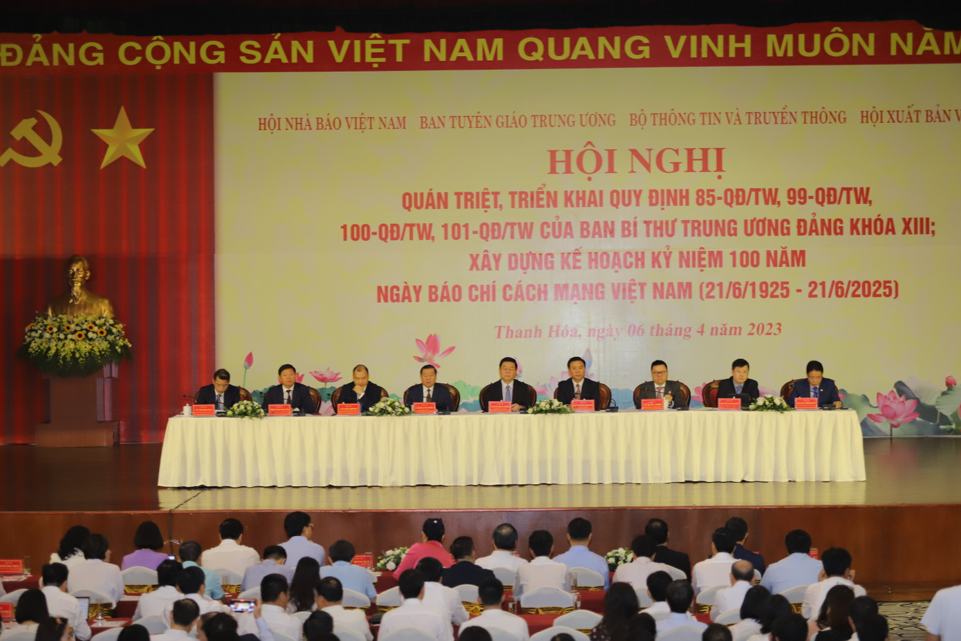 Toàn cảnh hội nghị. Toàn cảnh hội nghị.