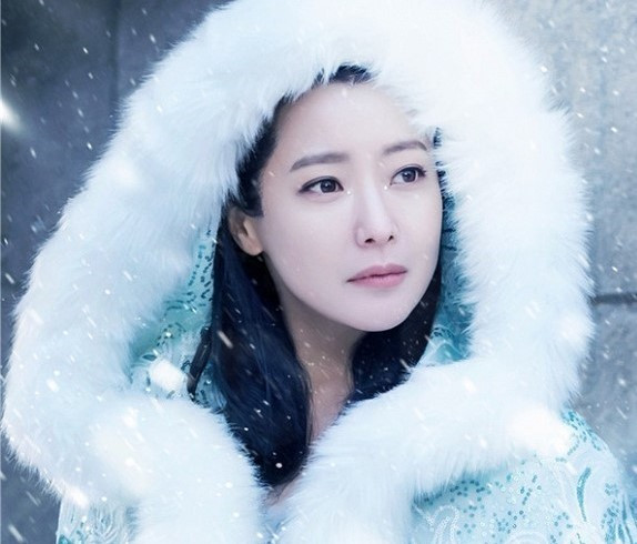 Kim Hee Sun - Mỹ nhân Hàn Quốc đầu tiên đóng vai Võ Tắc Thiên ảnh 5