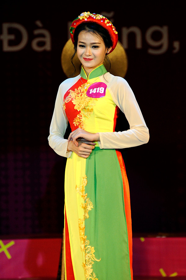 Nữ sinh miền Trung yêu kiều trong tà áo dài ảnh 14