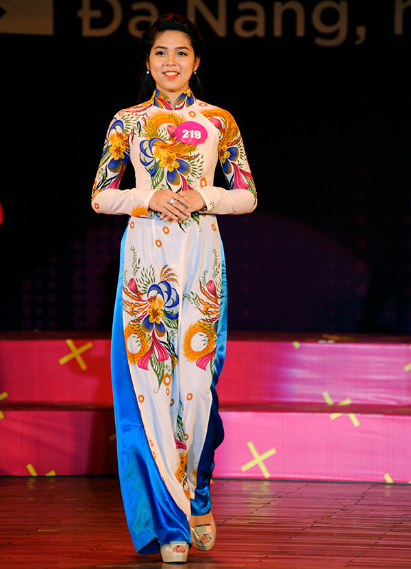 Nữ sinh miền Trung yêu kiều trong tà áo dài ảnh 5