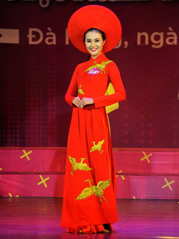 Nữ sinh miền Trung yêu kiều trong tà áo dài ảnh 9