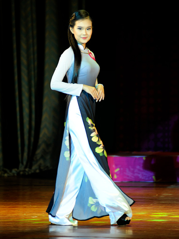 Nữ sinh miền Trung yêu kiều trong tà áo dài ảnh 6