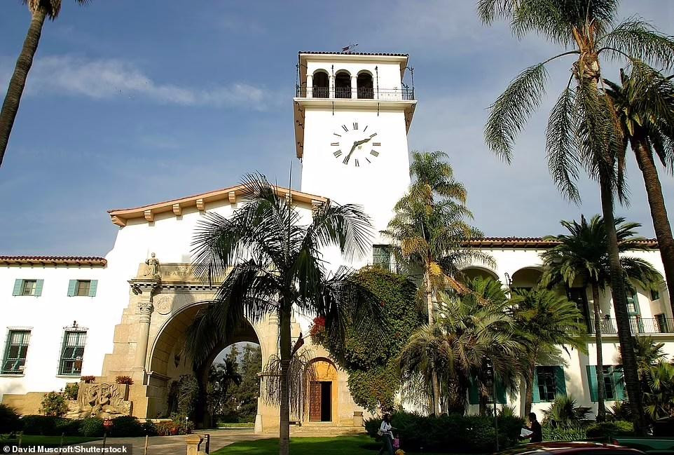 Tòa án thành phố Santa Barbara - nơi Kourtney và Travis chính thức trở thành vợ chồng hợp pháp.