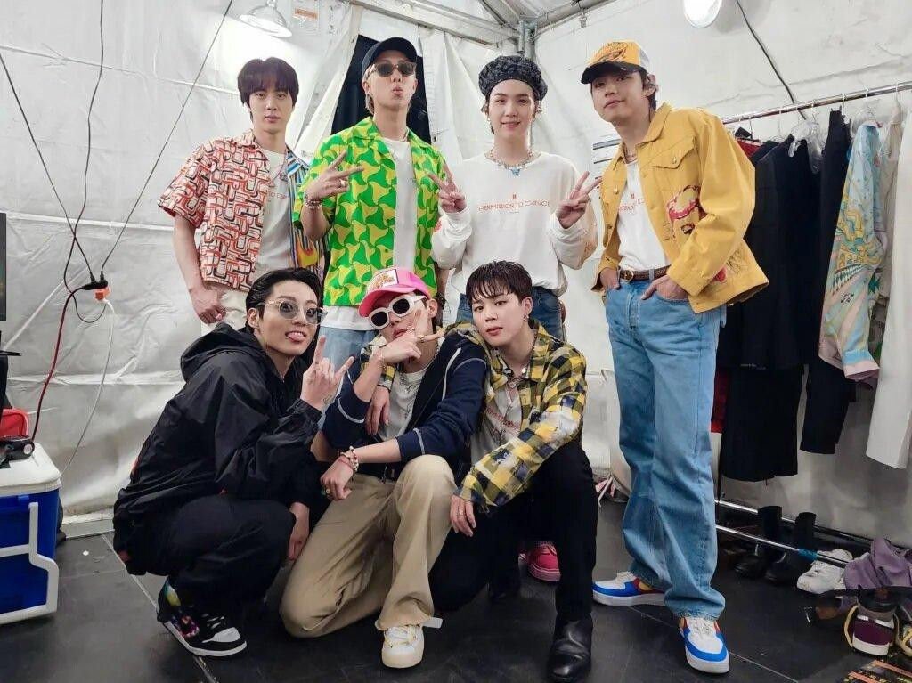 BTS bị liên lụy vì scandal của người khác.