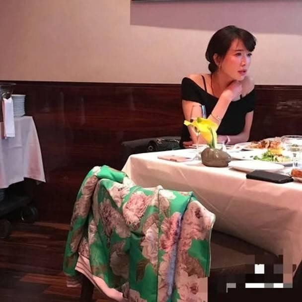 Một dân mạng tiết lộ đã gặp Lâm Chí Linh trong một nhà hàng.