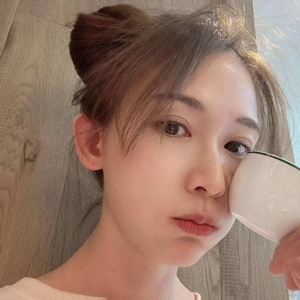Bức ảnh selfie do Lâm Chí Linh đăng sau sinh.
