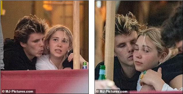 Trong quá trình dùng bữa, Cruz và Tana &quot;dính nhau như sam&quot;, liên tục có những cử chỉ thân mật như khoác vai, ôm ấp.