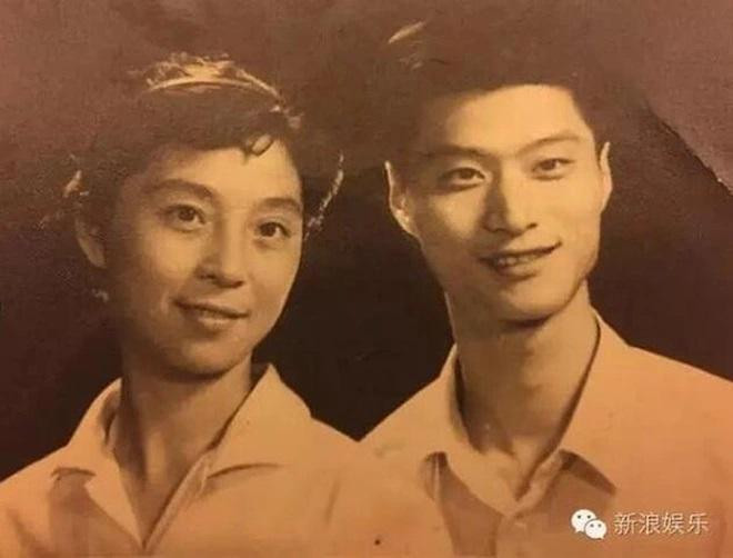 Bố mẹ của Phạm Băng Băng thời trẻ.