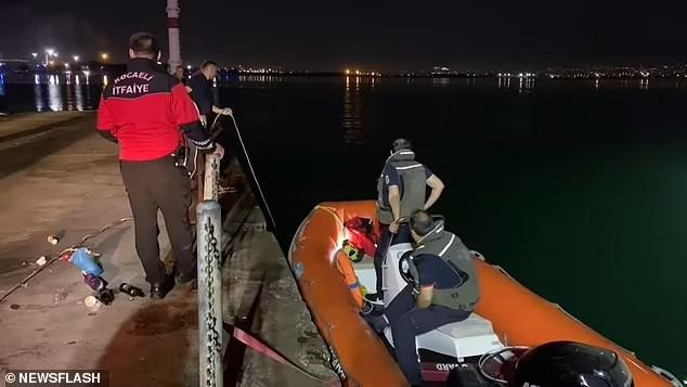 Lực lượng cứu hộ tìm kiếm tung tích Furkan Ciftci. Lực lượng cứu hộ tìm kiếm tung tích Furkan Ciftci.