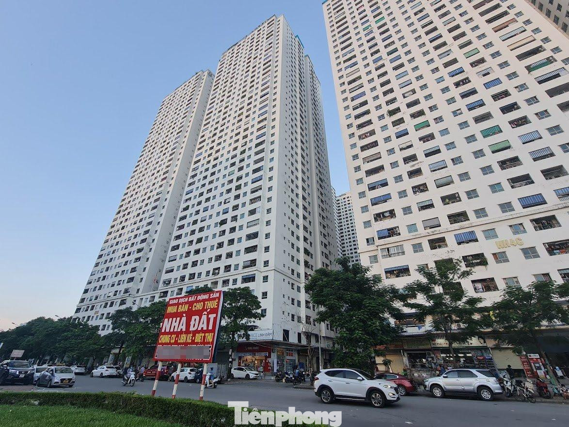 Chính phủ yêu cầu hoàn thiện các cơ chế ưu đãi, thu hút đầu tư các nguồn lực cho phát triển nhà ở, đặc biệt là nhà ở cho công nhân tại khu công nghiệp, nhà ở xã hội cho người có thu nhập thấp tại khu vực đô thị. Chính phủ yêu cầu hoàn thiện các cơ chế ưu đãi, thu hút đầu tư các nguồn lực cho phát triển nhà ở, đặc biệt là nhà ở cho công nhân tại khu công nghiệp, nhà ở xã hội cho người có thu nhập thấp tại khu vực đô thị.