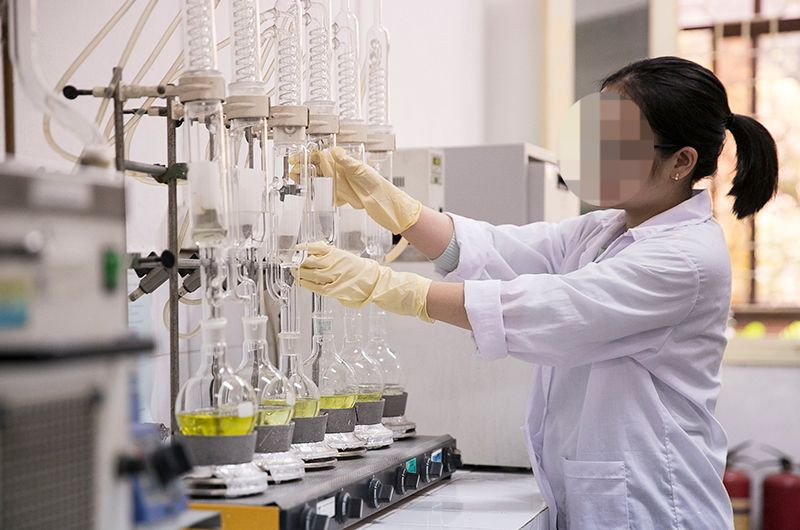 Làm việc trong phòng nghiên cứu của trường ĐH. (Ảnh có tính chất minh họa) Làm việc trong phòng nghiên cứu của trường ĐH. (Ảnh có tính chất minh họa)