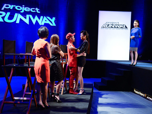 Trúc Phương nghẹn ngào chia tay các thí sinh và ban giám khảo